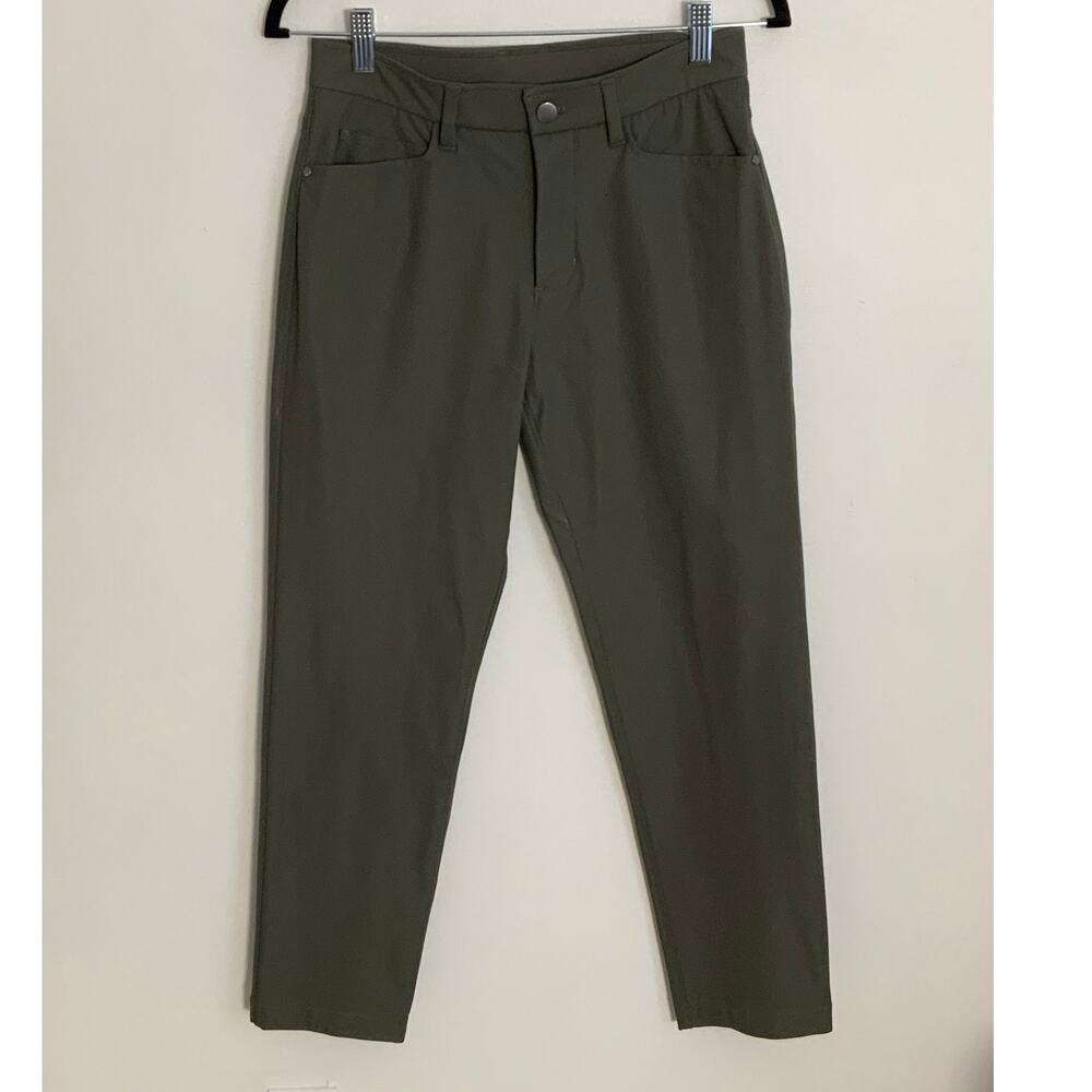 Crz yoga khaki pants size‎ 28" x 26"
